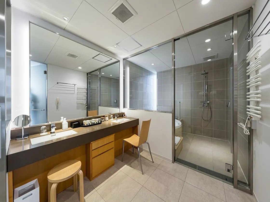 THE AONAGI Suite