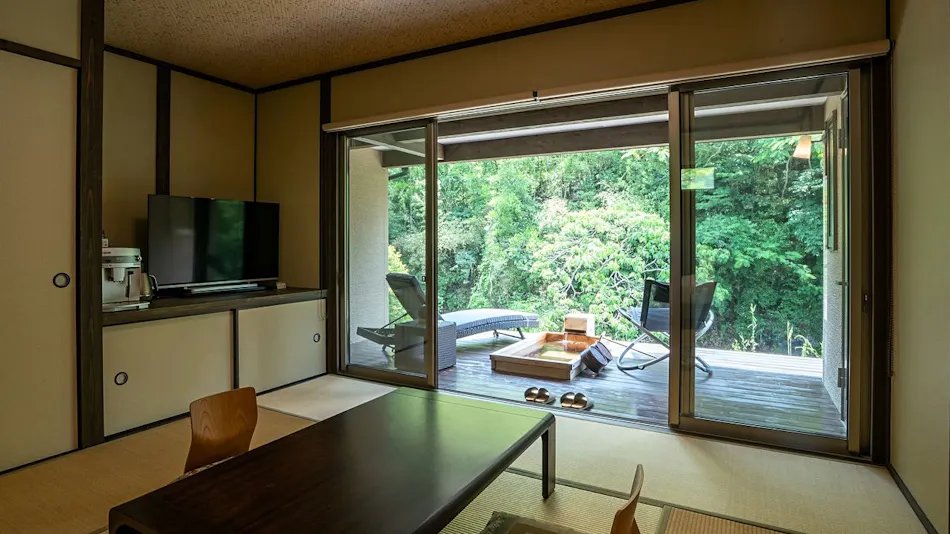 Ryokan Saikura: An Inn with Private Detached Rooms, Each Featuring an Open-Air Hot Spring Bath with Free-Flowing Spring Water
