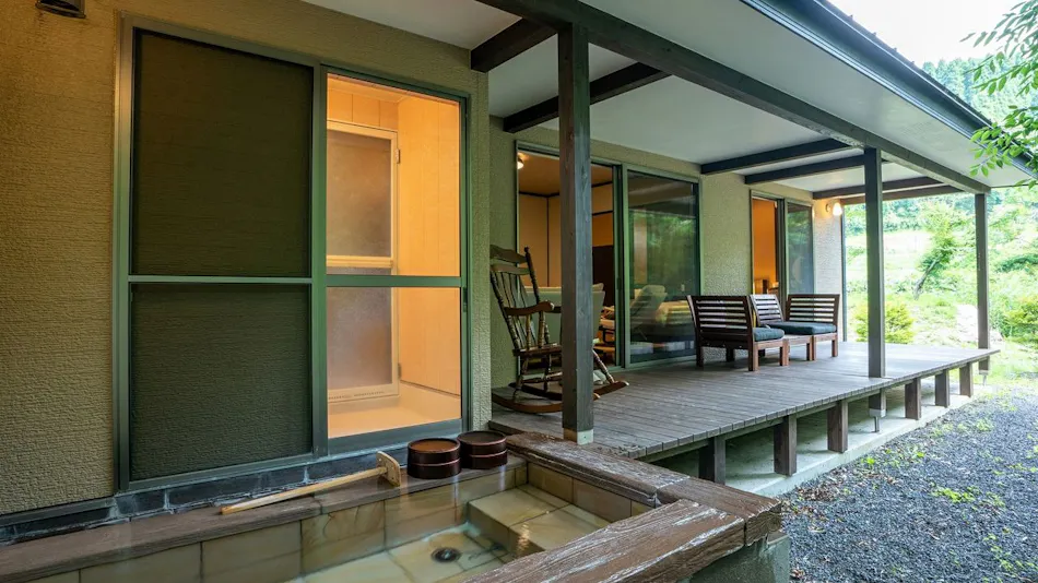 Ryokan Saikura: An Inn with Private Detached Rooms, Each Featuring an Open-Air Hot Spring Bath with Free-Flowing Spring Water