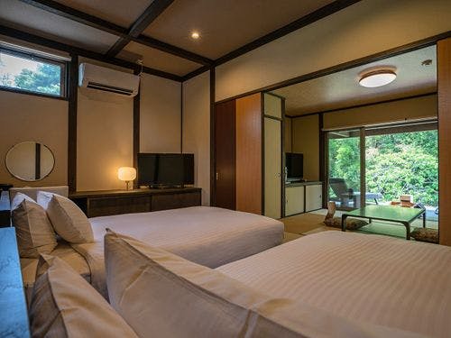 川沿いヒノキ露天付【深山・冬桜】