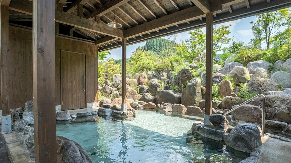 Ryokan Saikura: An Inn with Private Detached Rooms, Each Featuring an Open-Air Hot Spring Bath with Free-Flowing Spring Water