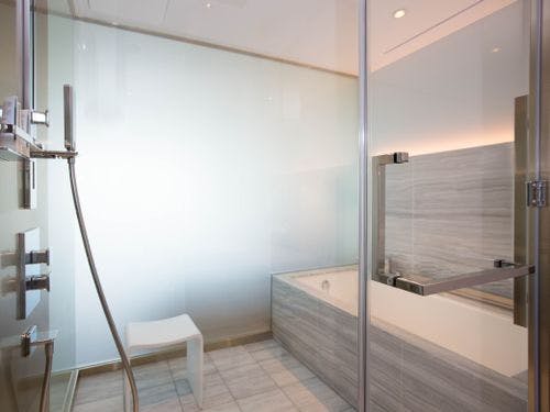 デラックスキング・ツイン（バスルーム）