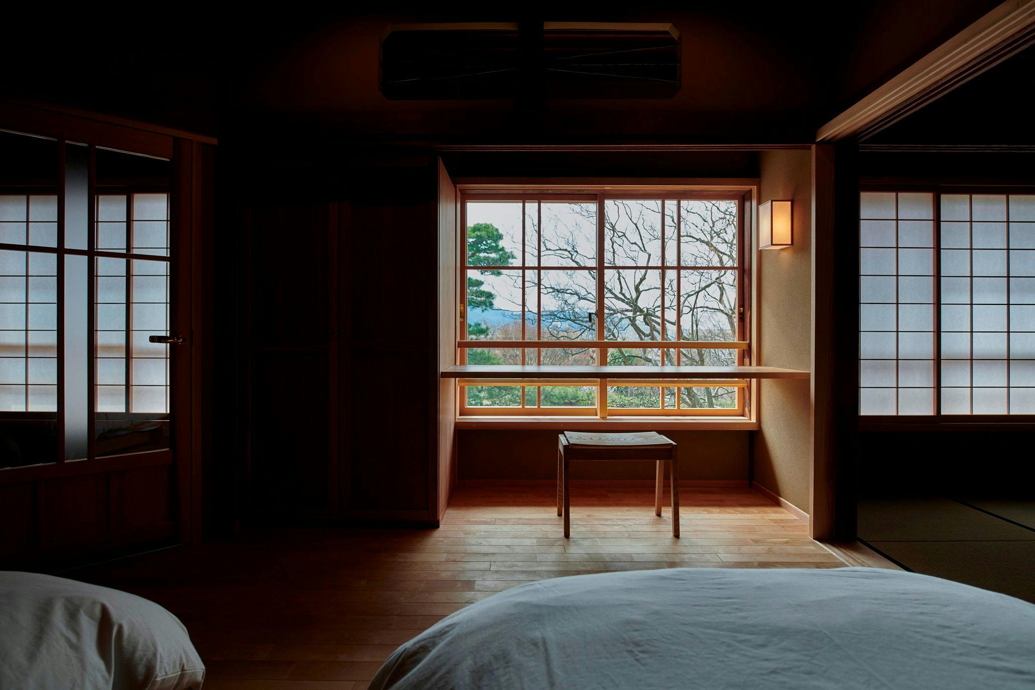 千手ベッドルーム書斎眺め