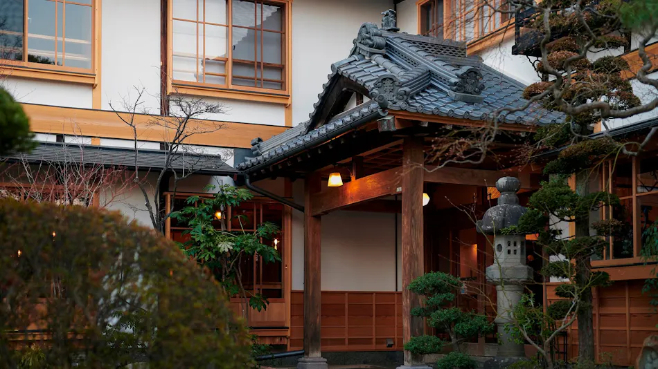 Utsukushigahara Onsen Kanaukan