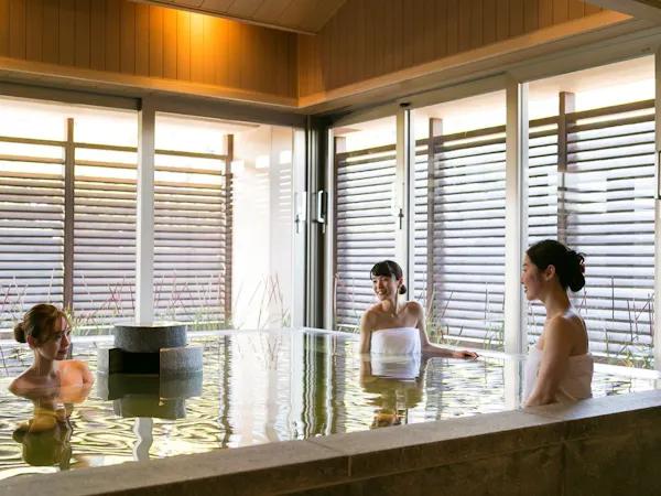 【1泊朝食】~遅めのご到着もOK~人気の海鮮丼をはじめ、豪華バイキングを堪能!<料金変動プラン>