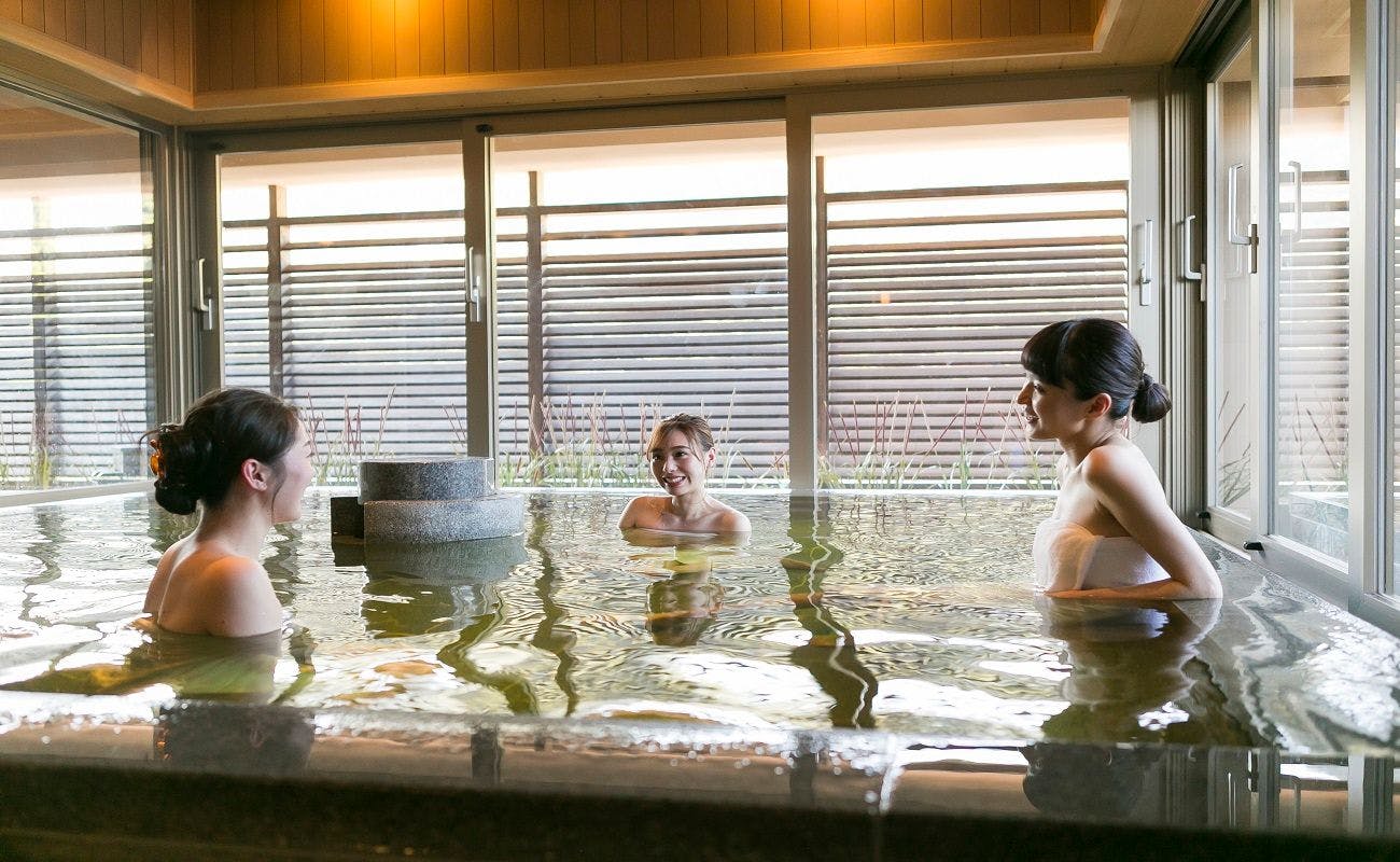 【素泊まり】今夜は温泉に泊まろう！天然温泉の大浴場＆無料貸切風呂で湯めぐり満喫！＜料金変動プラン＞