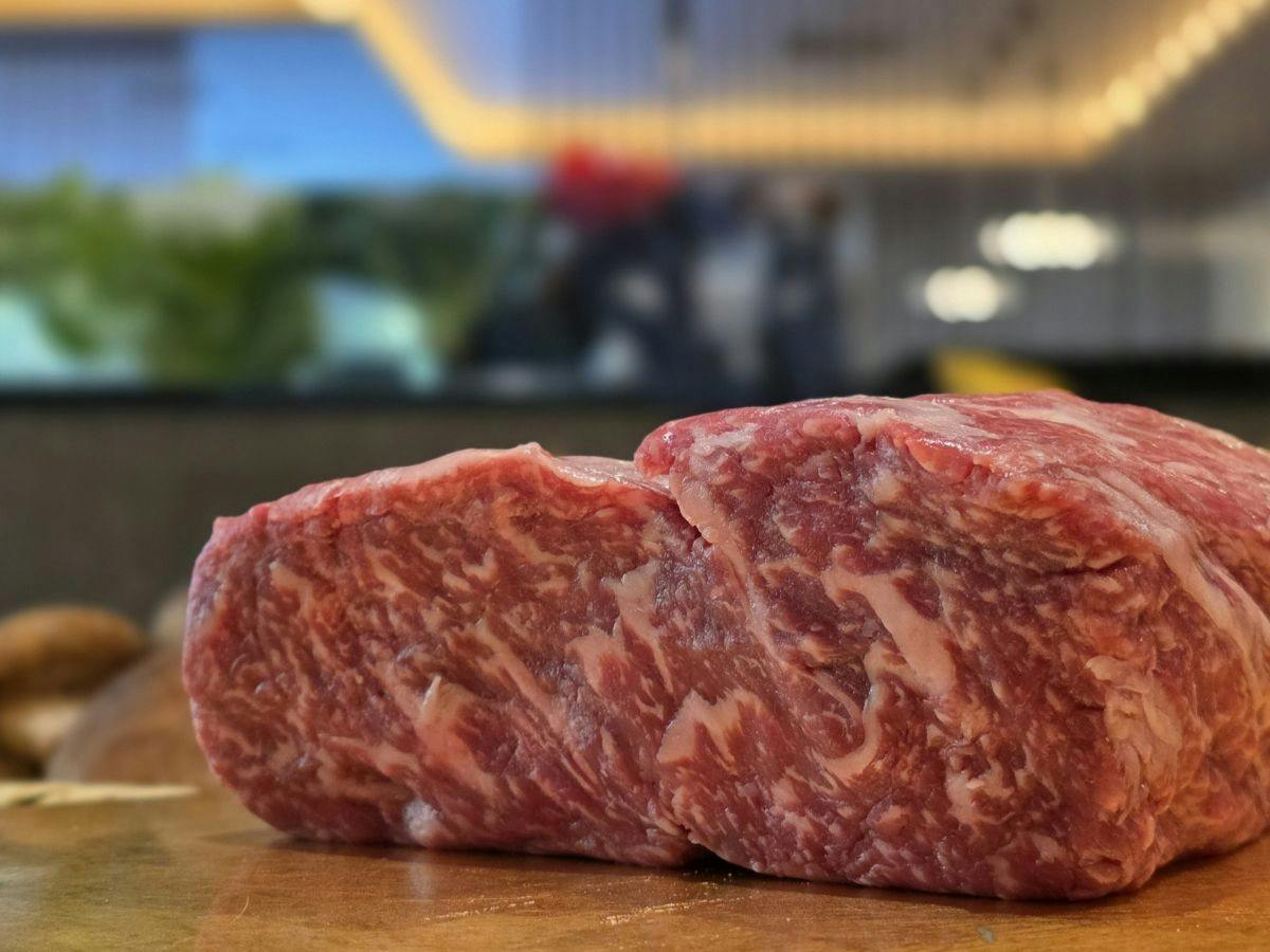 【厨×別海牛】ディナーコースのメインの肉料理を別海牛に変更／赤身の旨みを活かす厨ならではの味わいで