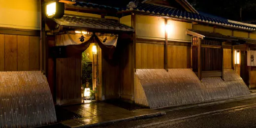 京・富小路 料理旅館天ぷら吉川