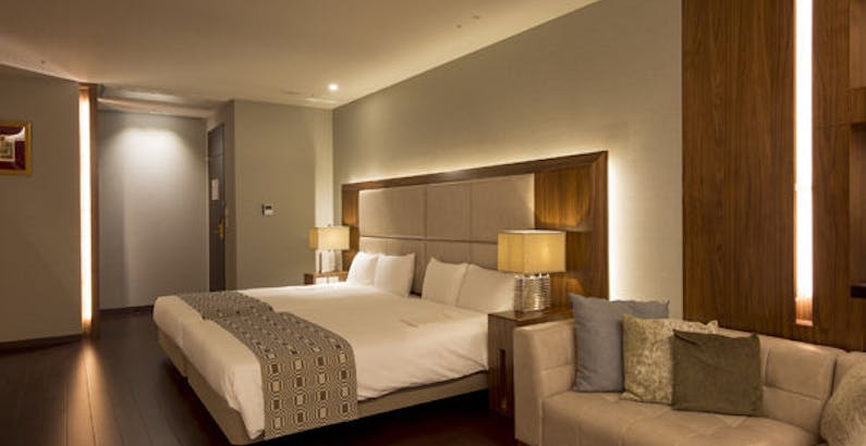 ジュニアスイート 禁煙 朝食付 大和ミュージアムチケット付プラン クレイトンベイホテル 一休 Com