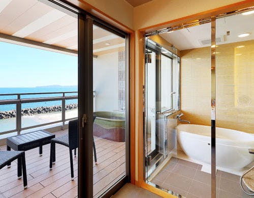 ユニバーサルルームの洋室部分。