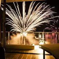 Sân thượng phòng khách - Pháo hoa