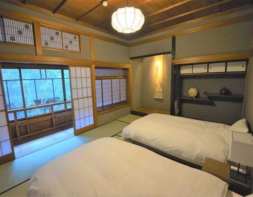 登録有形文化財温泉檜風呂付　旧館香散味草