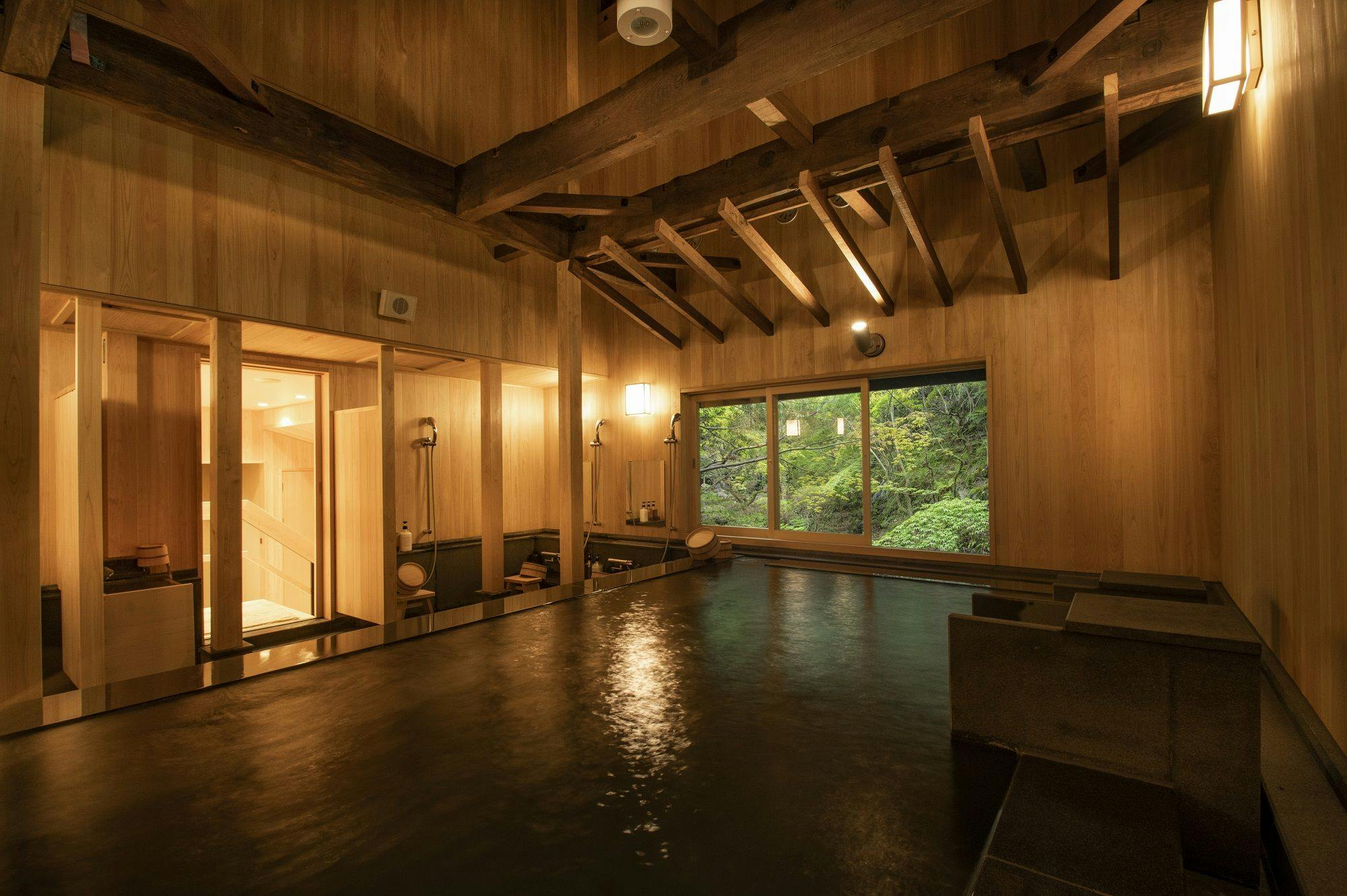 น้ำพุร้อนห้องอาบน้ำขนาดใหญ่