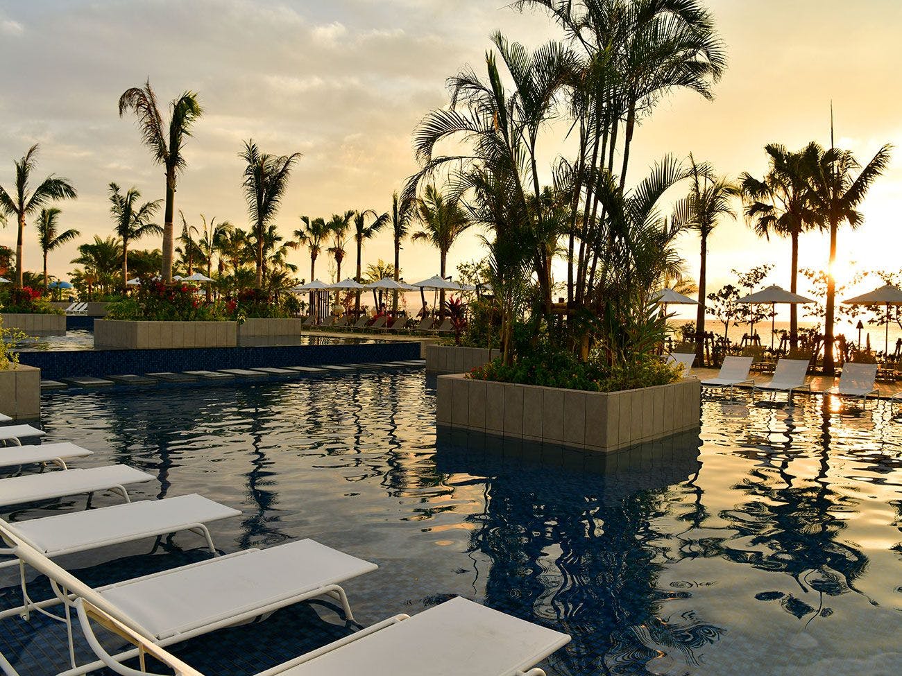 FUSAKI BEACH RESORT HOTEL & VILLAS