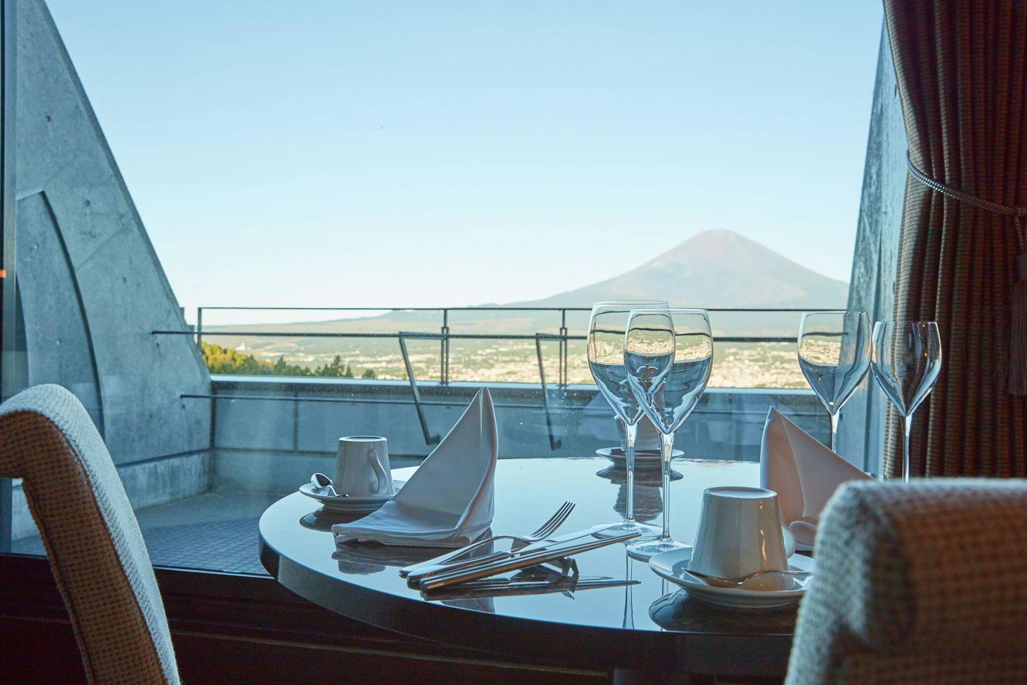 【50歳からの大人の旅プラン】富士山と温泉とフレンチで優雅な一日を過ごす【1泊2食】