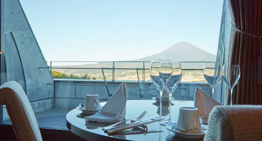 【50歳からの大人の旅プラン】富士山と温泉とフレンチで優雅な一日を過ごす【1泊2食】