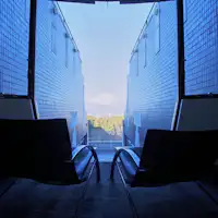 静寂の中で寛ぐ空間