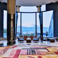 ロビーからは富士山を眺める