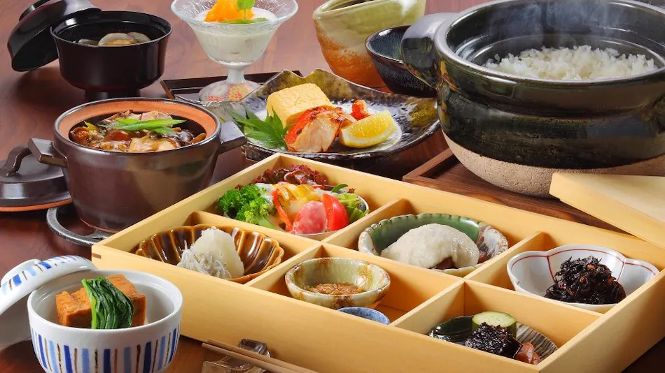 Izu Kogen Onsen Lucy Kiki: Enjoy In-Room Dining with Open-Air Bath