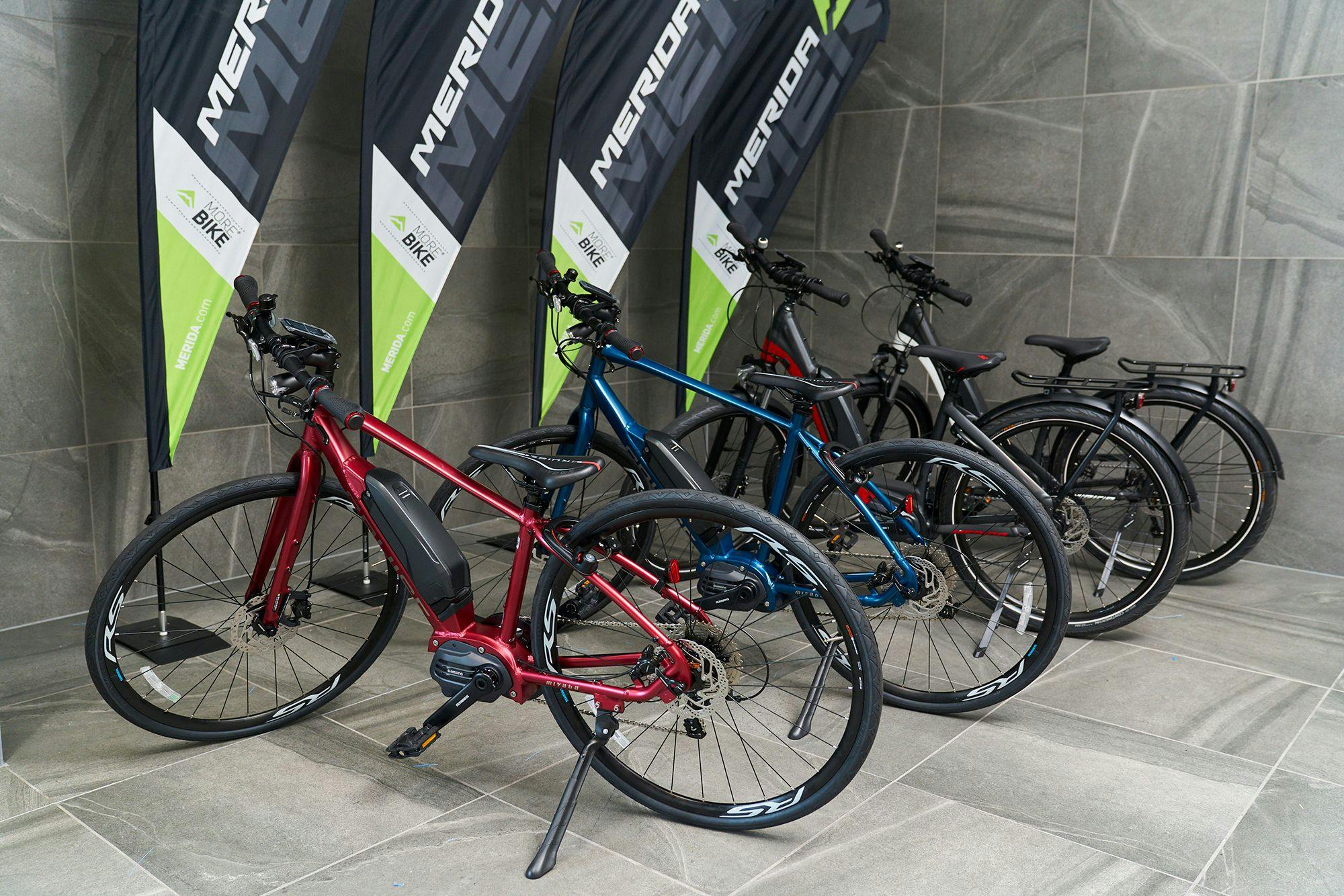 เช่ารถจักรยานยนต์ (มีค่าใช้จ่าย)