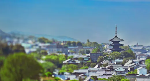 【素泊まり】まだ知られざる京都の魅力を満喫|東山や鴨川沿いに建つ歴史建築でシンプルステイ