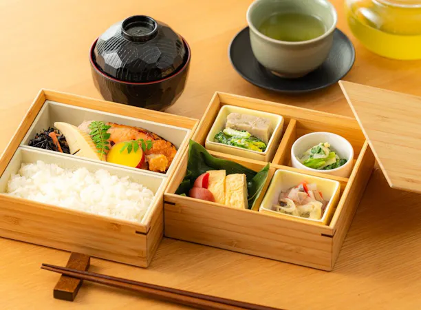 当ホテル限定「懐石 游美」の和朝食