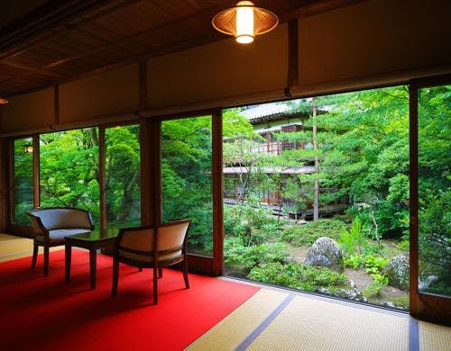 寛ぎの明治の間　本間