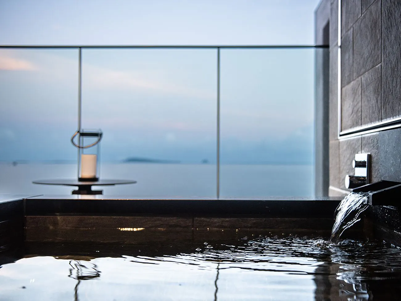 五島列島唯一的高溫自噴泉「荒川溫泉」