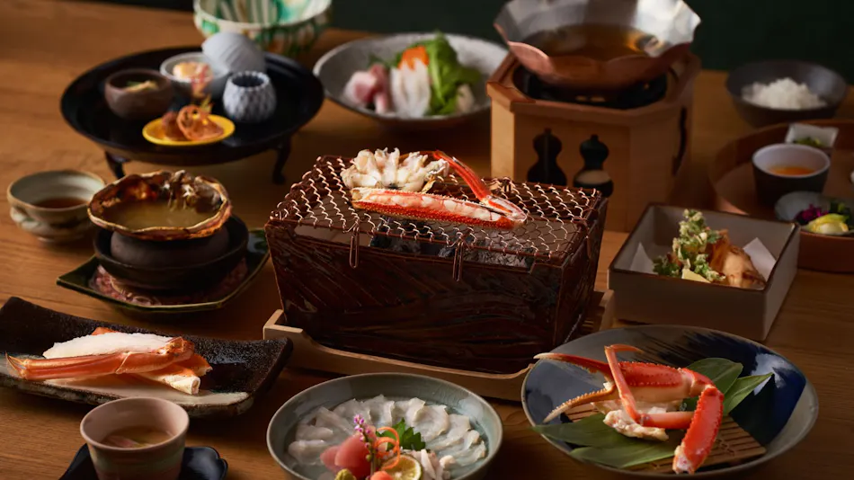 Wakasa Kajitsu: An Inn to Enjoy the Sea, Cuisine, and Culture of Miketsukuni Wakasa