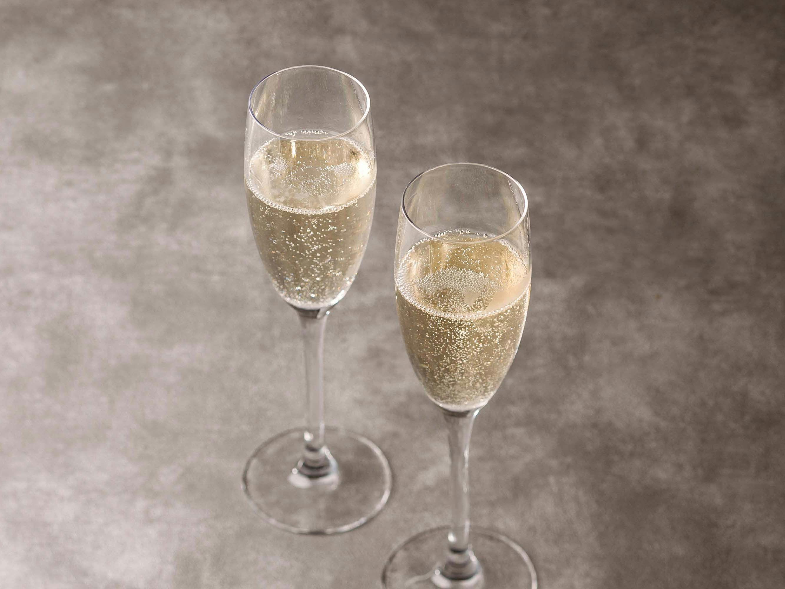 Semua termasuk (all-inclusive)