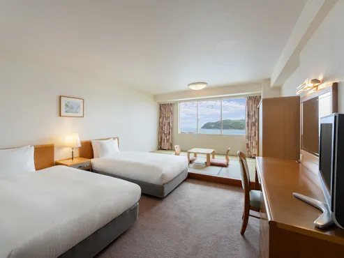 Kamar Twin Klasik Gaya Jepang dan Barat / Menghadap Gunung