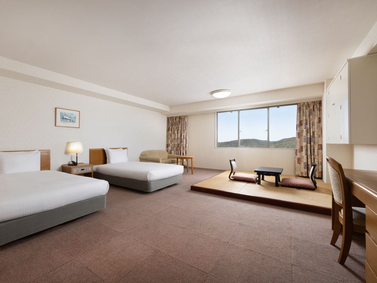 Klasik Twin (Bilik Jepun dan Barat) Pemandangan Gunung