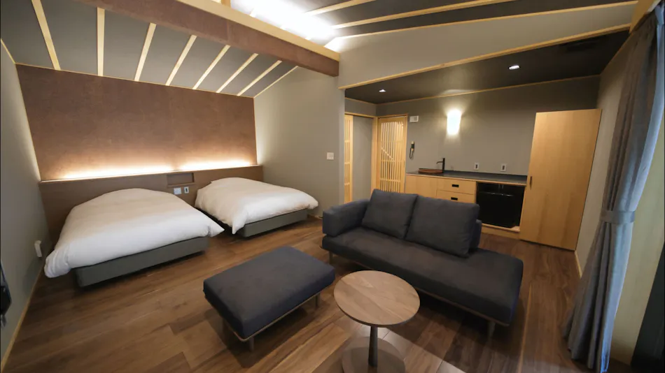Mastlamp: A Small Hotel with Natural Hot Spring Flow