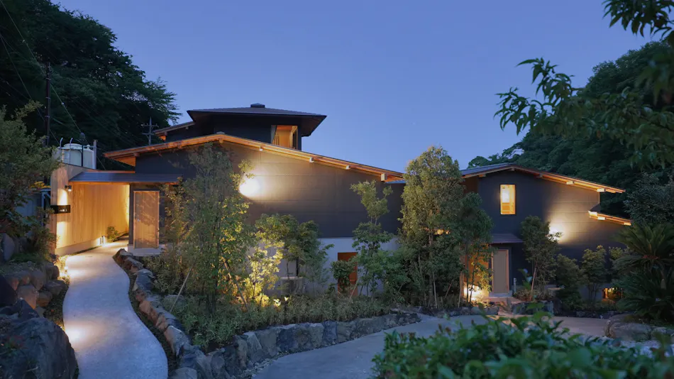 Mastlamp: A Small Hotel with Natural Hot Spring Flow