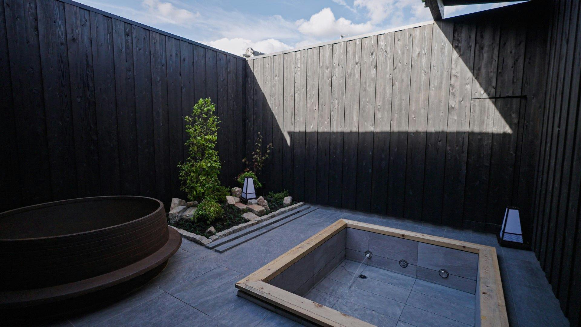 บ่อน้ำพุร้อนกลางแจ้ง