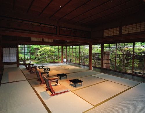 宿泊中いつでも使える32.45畳の大広間