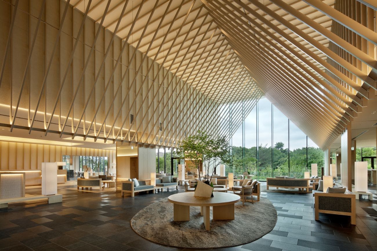 開放感溢れるロビー