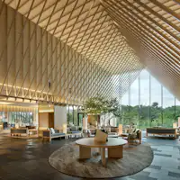 ล็อบบี้ที่เต็มไปด้วยความโปร่งโล่ง