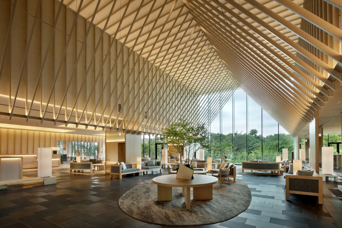 開放感溢れるロビー