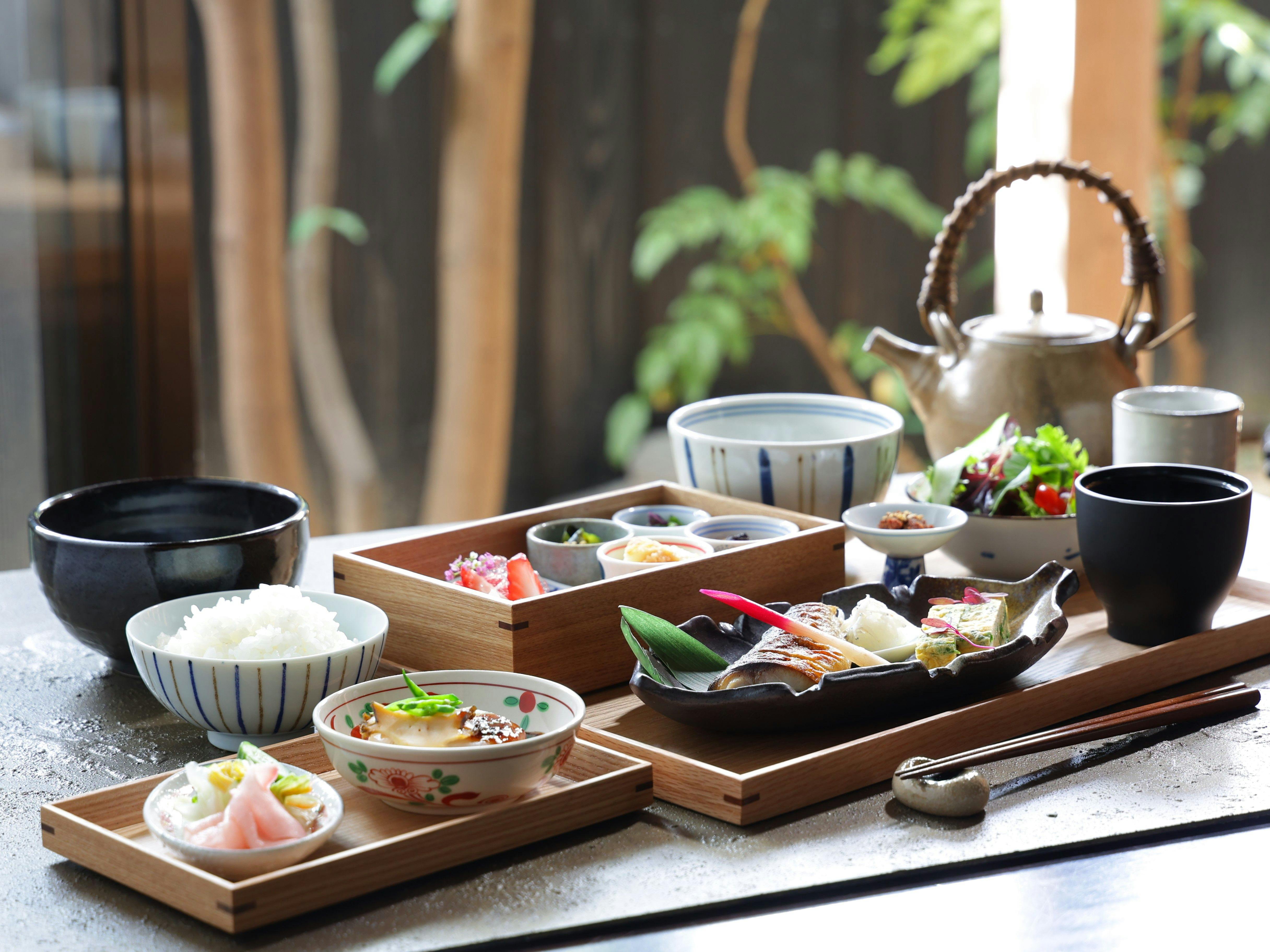 SONEKOGEI お膳3枚他 タイヘイファミリーセット宅配健康食 ヘルシー御膳® – みつほし