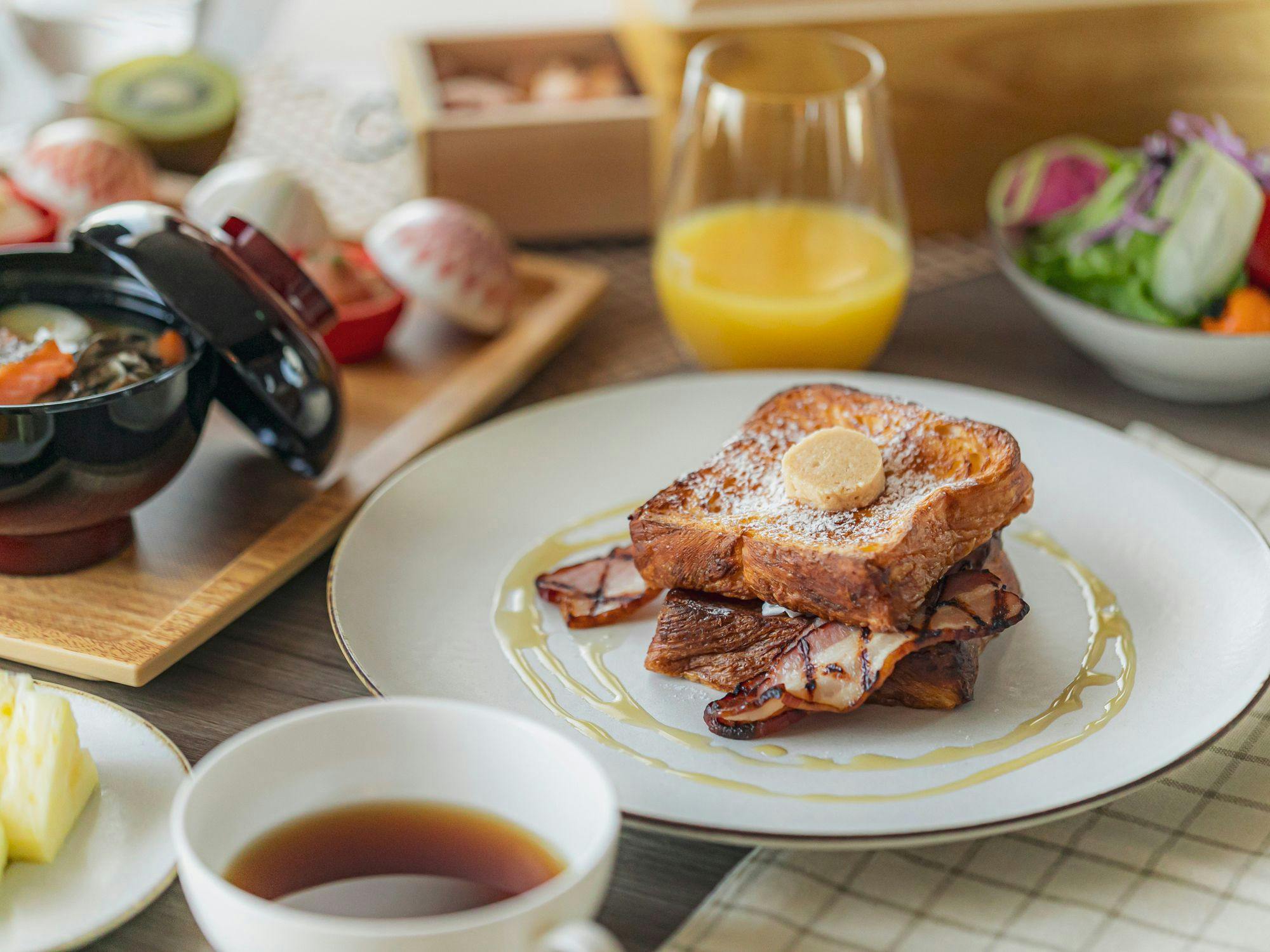 札幌の自然と贅沢が織りなす、優雅なコーナールームステイ　朝食付き