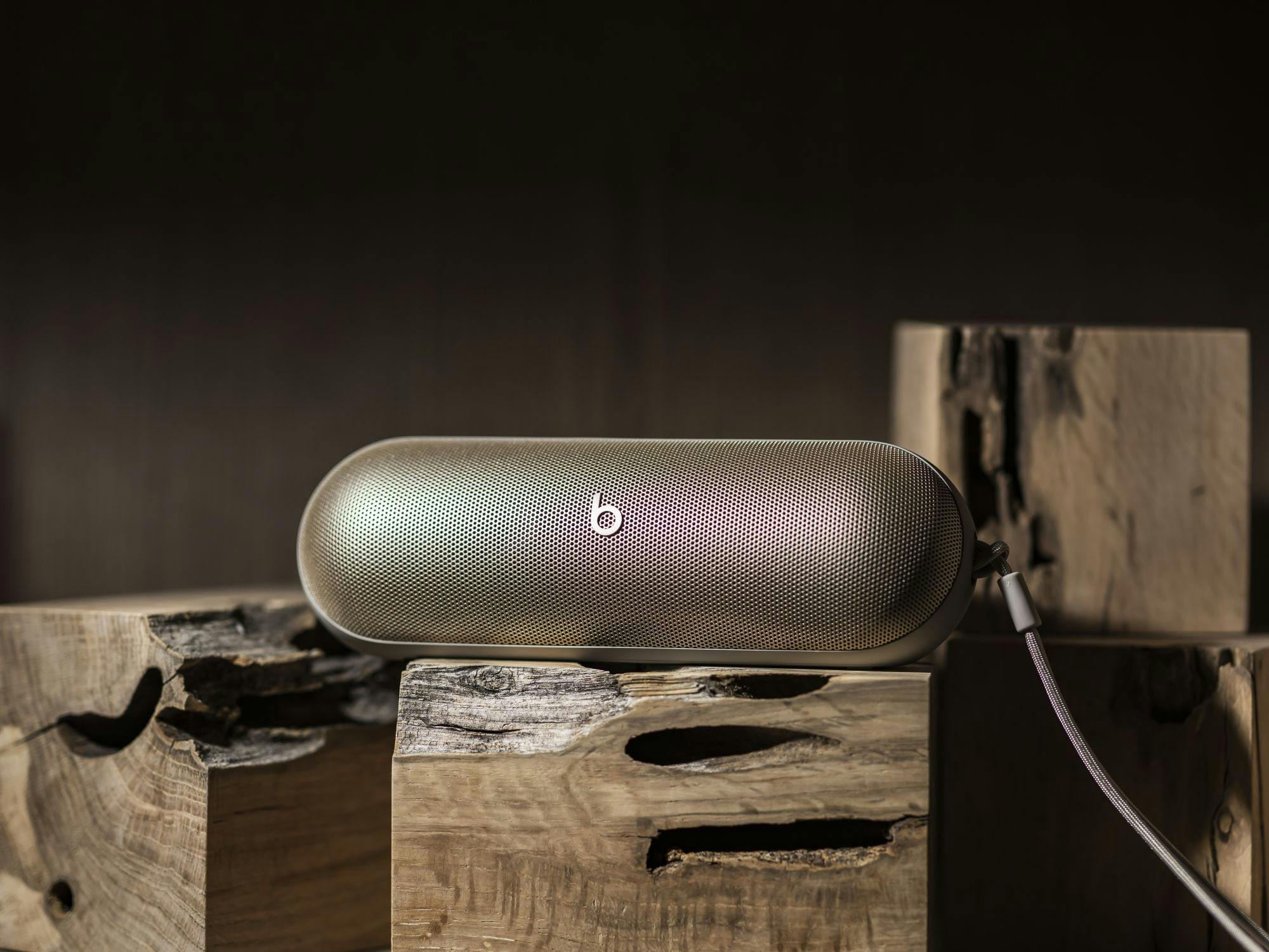 Bluetoothスピーカー(Beats Pill)