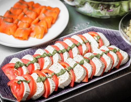 こも豆腐のカプレーゼ