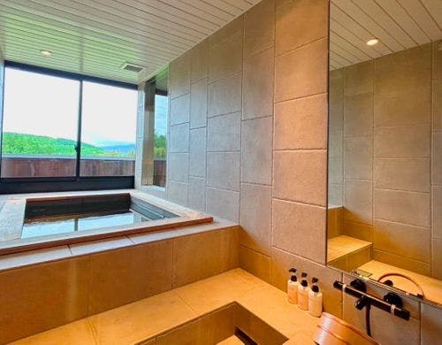 お部屋で愉しめる温泉を備えた特別室