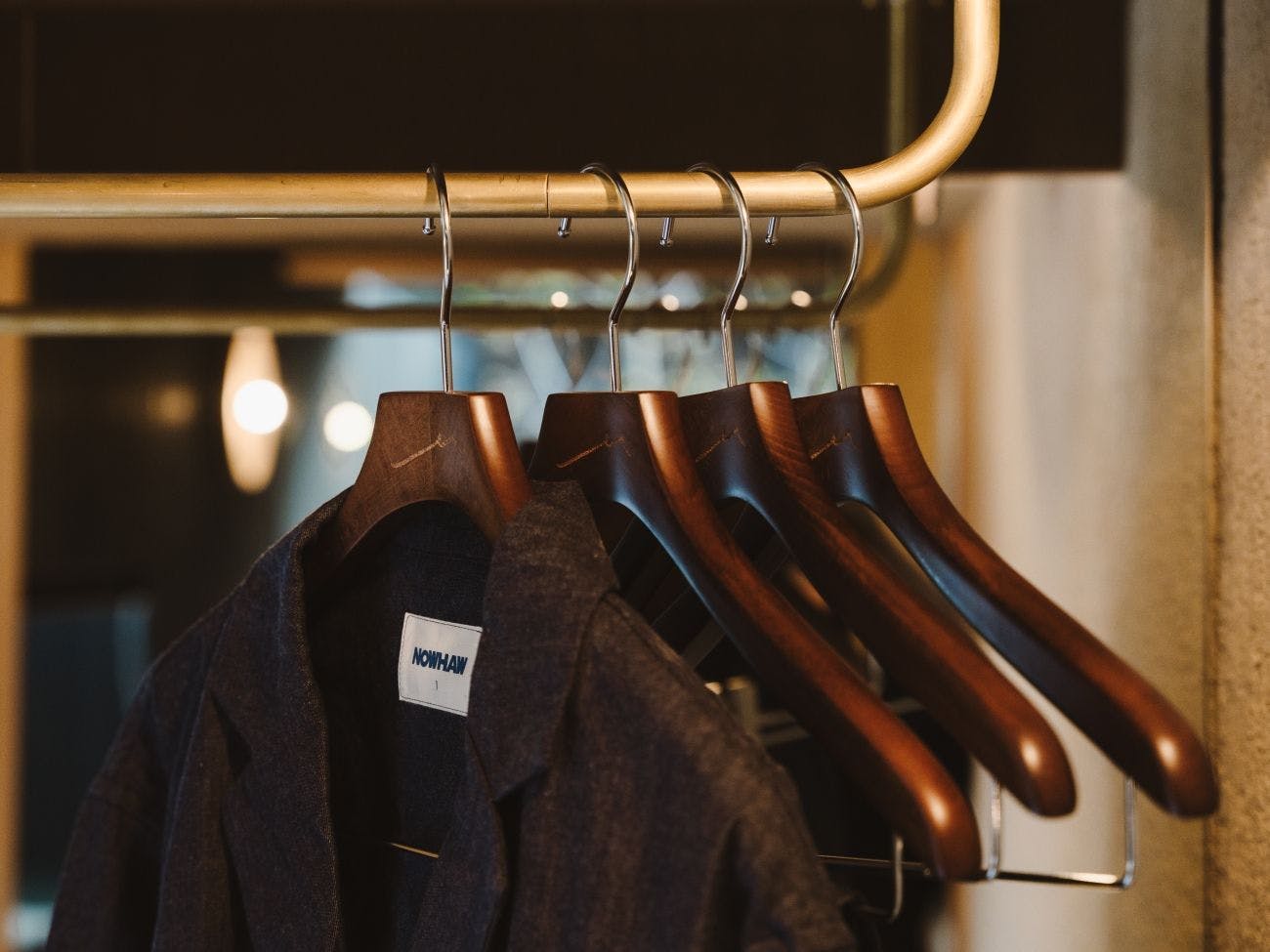 明日何を着るか、まだ決めなくていい。