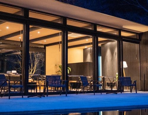 Terrace.静寂は、ここでは贅沢になる。