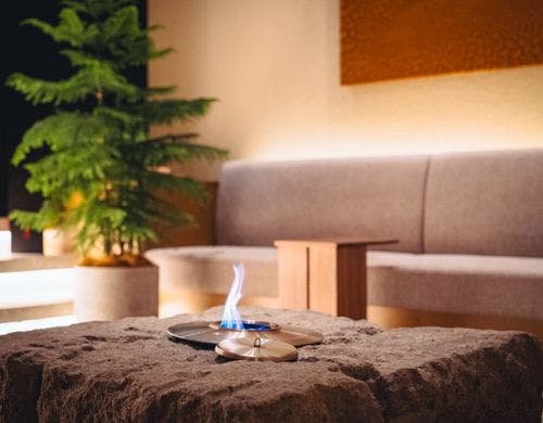 Public areas.石の上に宿る、静かな火。
