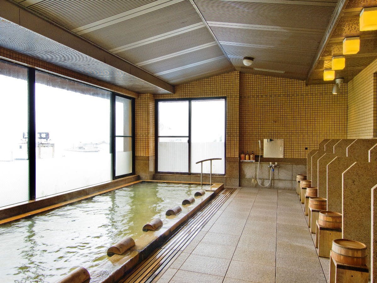 岸権旅館 ～ 石段街隣接 希少源泉「黄金の湯」の宿 ～