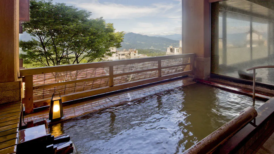 Kishigon Ryokan ~ Adjacent to Stone Steps Street, Rare Hot Spring "Golden Water" Inn ~