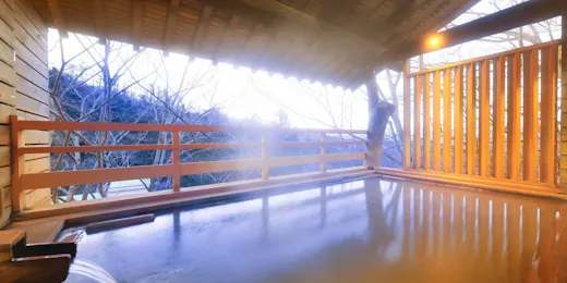 岸権旅館 ~ 石段街隣接 希少源泉「黄金の湯」の宿 ~